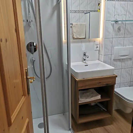 Gredler Martina מאיירהופן